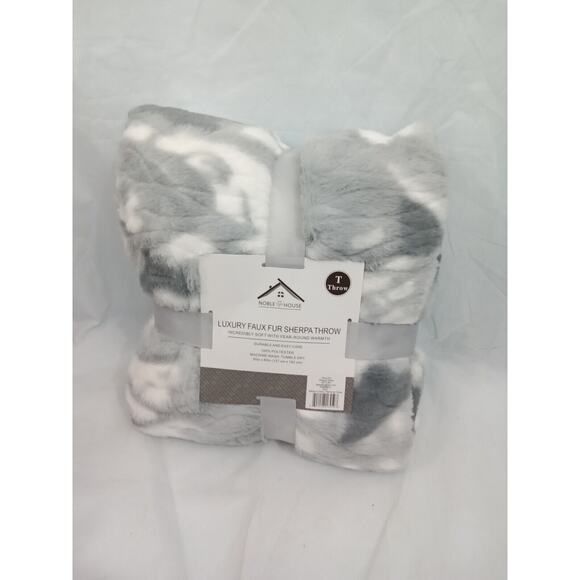 Sheridan‎ Luxury Faux Sherpa Throw Gray And White - Picture 3 of 4